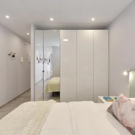 Apartman A Bright And Modern